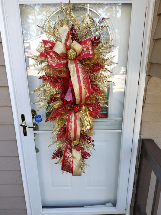 Luxurious Red & Gold Holiday Swag – Elegant Christmas Door Decoration