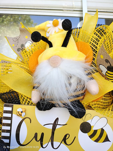 Bumble Bee Wreath