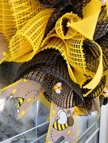 Bumble Bee Wreath