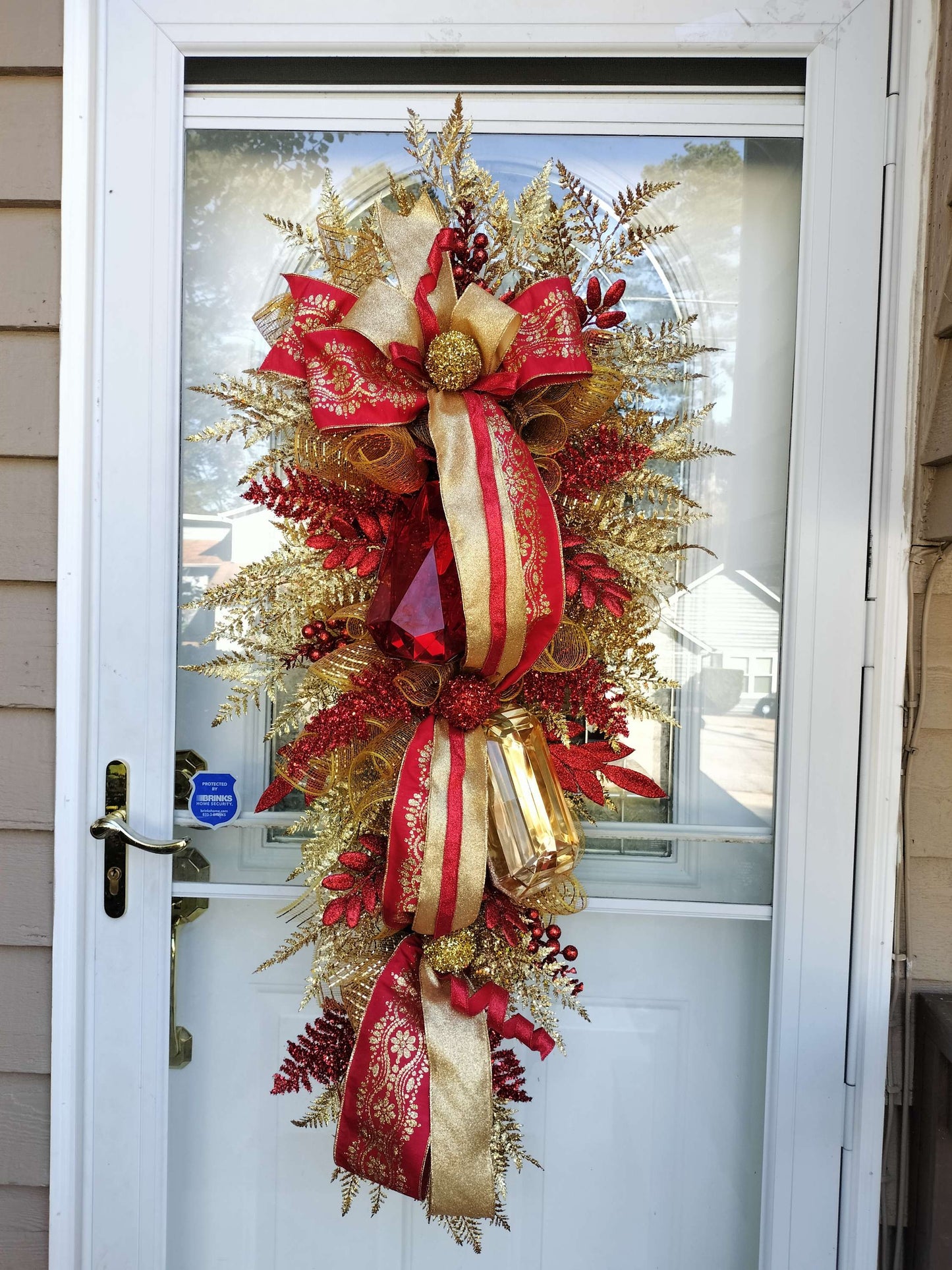 Luxurious Red & Gold Holiday Swag – Elegant Christmas Door Decoration