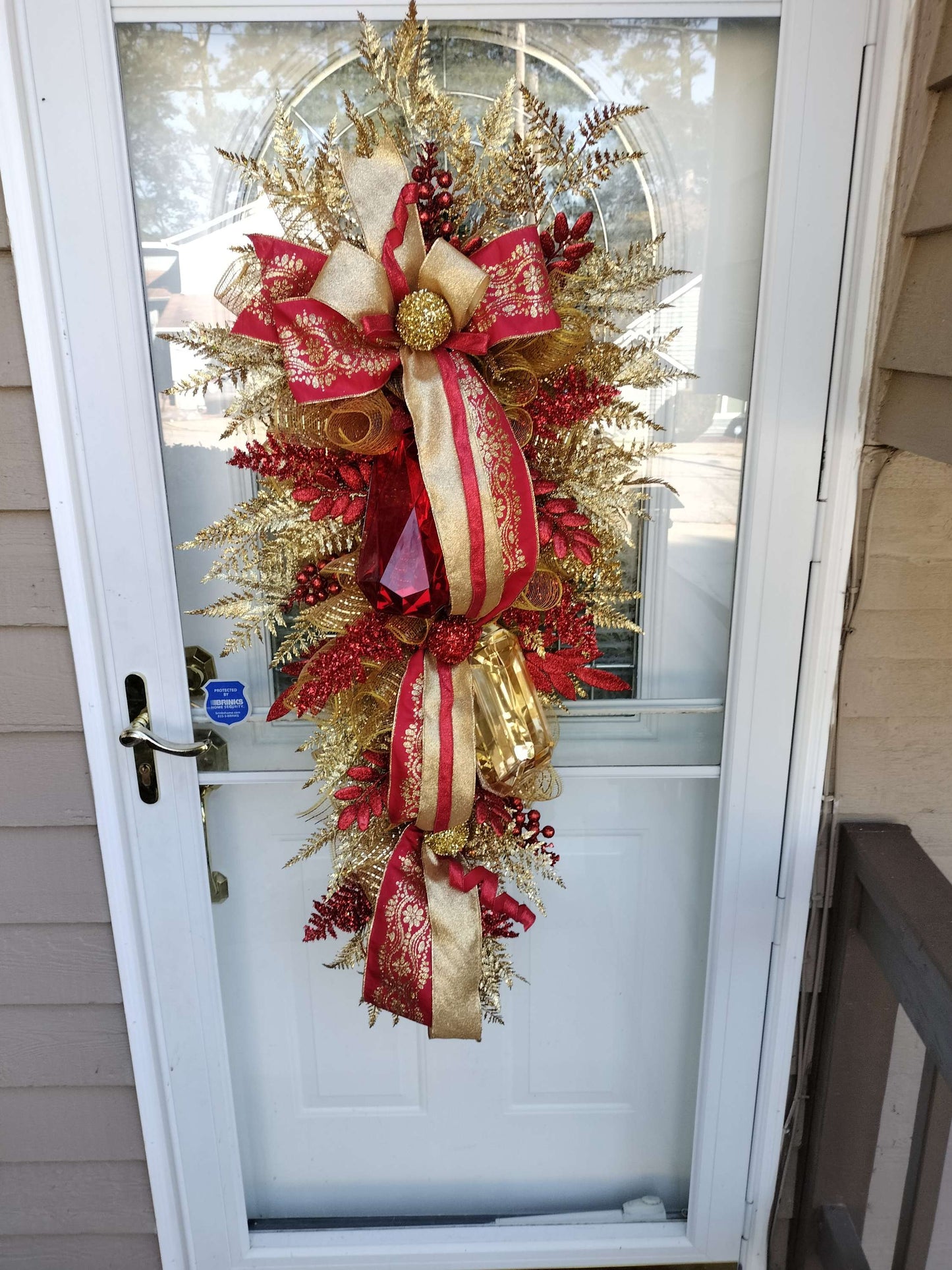 Luxurious Red & Gold Holiday Swag – Elegant Christmas Door Decoration