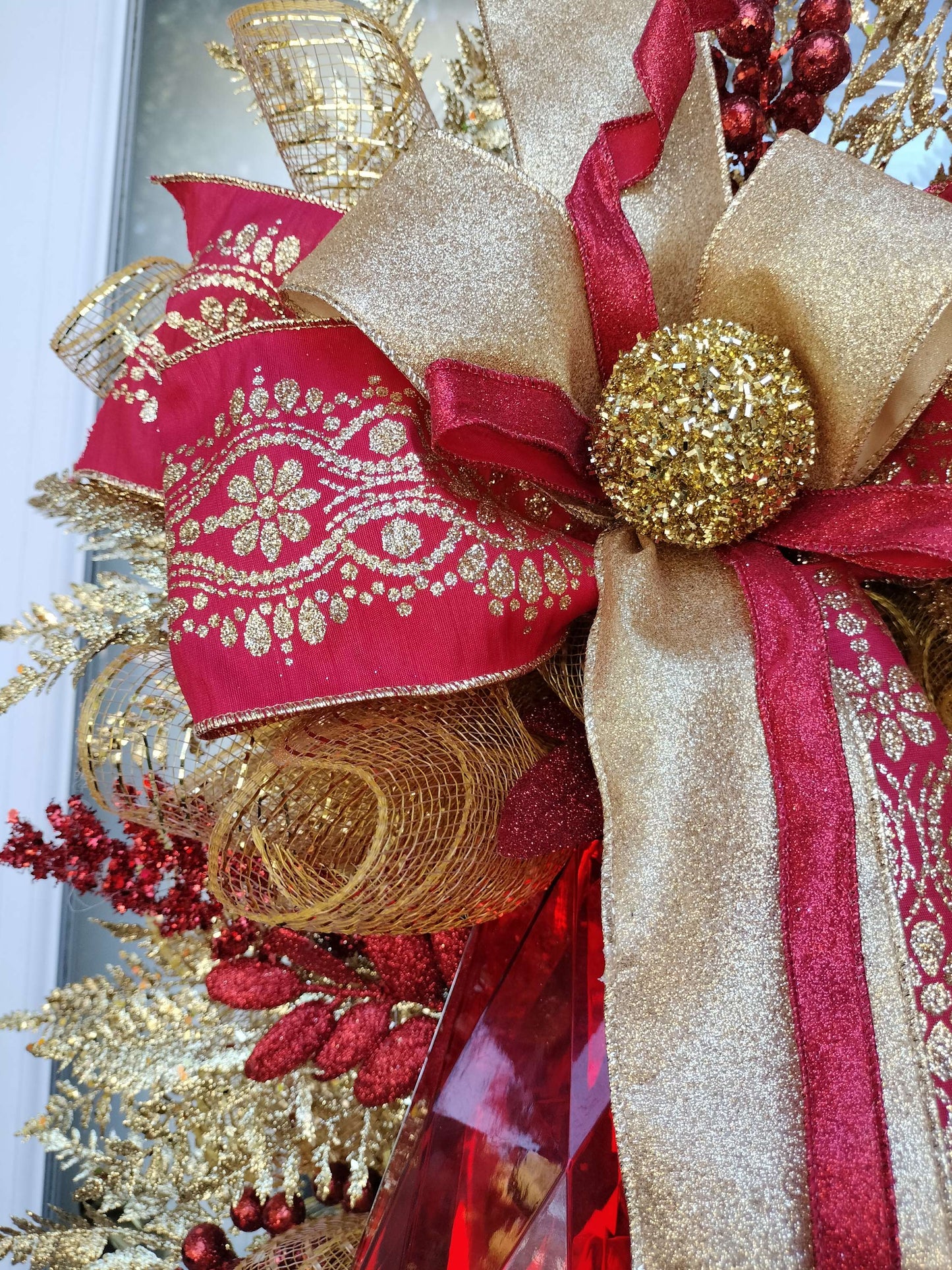 Luxurious Red & Gold Holiday Swag – Elegant Christmas Door Decoration